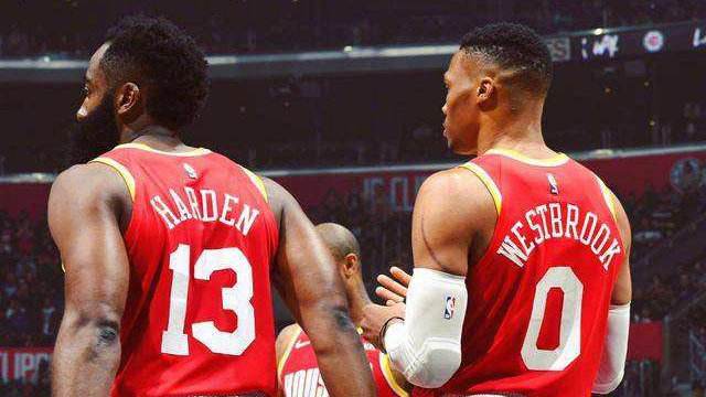  勇士全员发力轻取国王豪取五连胜佳绩