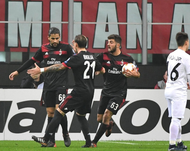  AC米兰客场雨战不敌亚特兰大遭遇赛季第五败