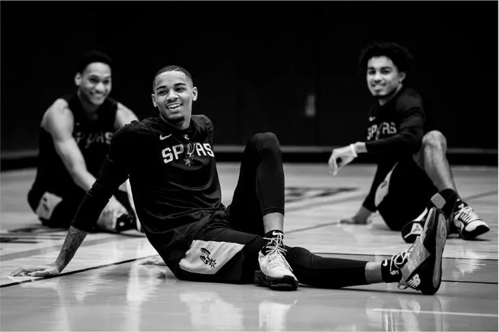  梅斯老将宝刀不老，经验制胜带领年轻队员成长